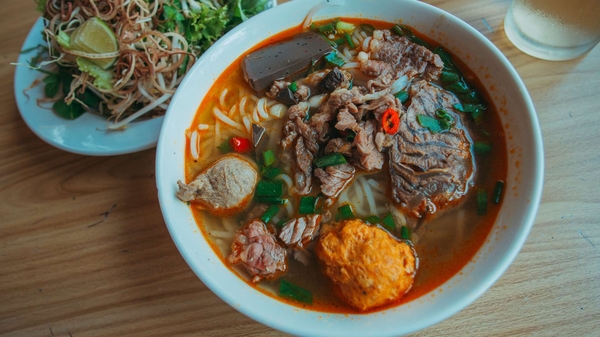 Bún Bò Huế – Hương Vị Đậm Đà Làm Nên Danh Tiếng Ẩm Thực Miền Trung
